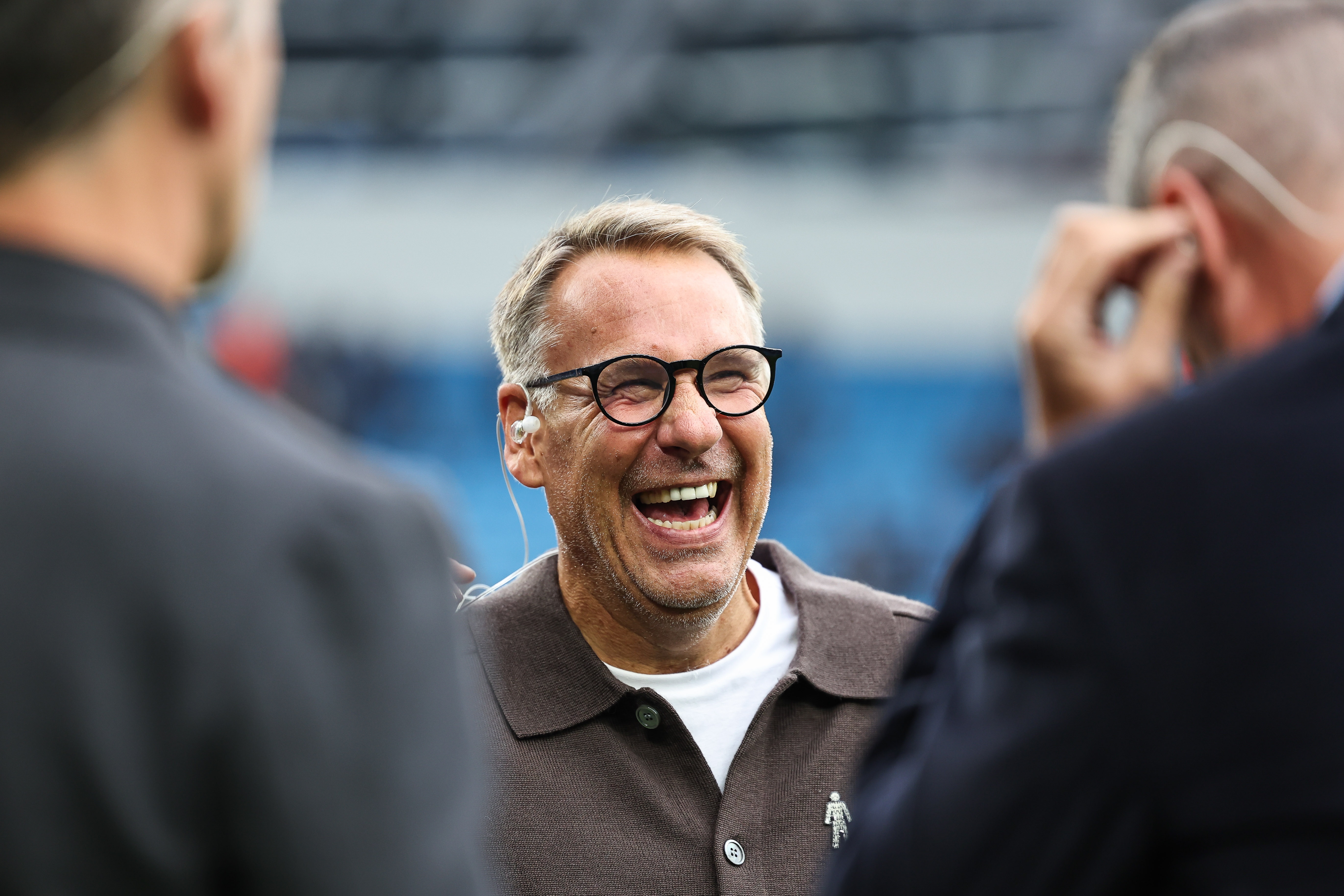 半岛体育官网-默森预测本轮英超：曼城3-1曼联笑傲曼市德比，阿森纳2-0森林