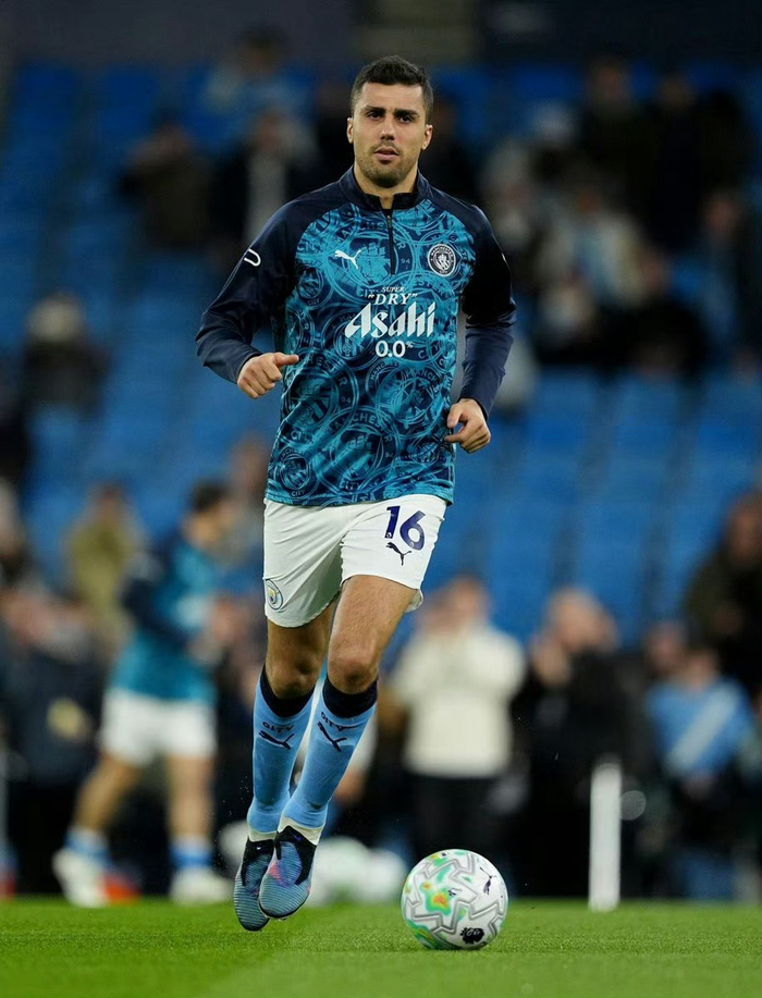 半岛体育在线-皇马放弃引进罗德里，重伤年龄高价成阻碍|曼城|罗德里戈·埃尔南德斯·卡斯坎特|罗德里-塔林|皇家马德里|苏比门迪_新浪体育_新浪新闻